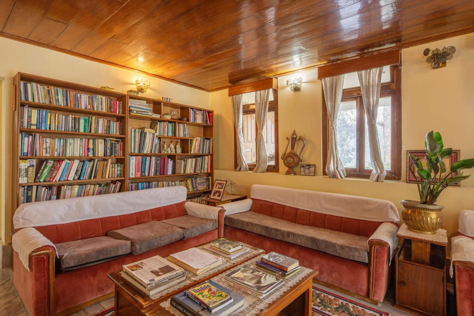 La Ipsing Farm By Stayvista - 3 Bhk Villa With Balcony, Mountain View, Indoor Games, And Pet Friendly Samdong Exteriér fotografie
