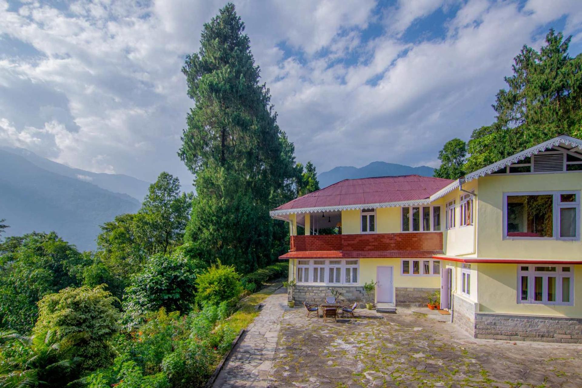 La Ipsing Farm By Stayvista - 3 Bhk Villa With Balcony, Mountain View, Indoor Games, And Pet Friendly Samdong Exteriér fotografie