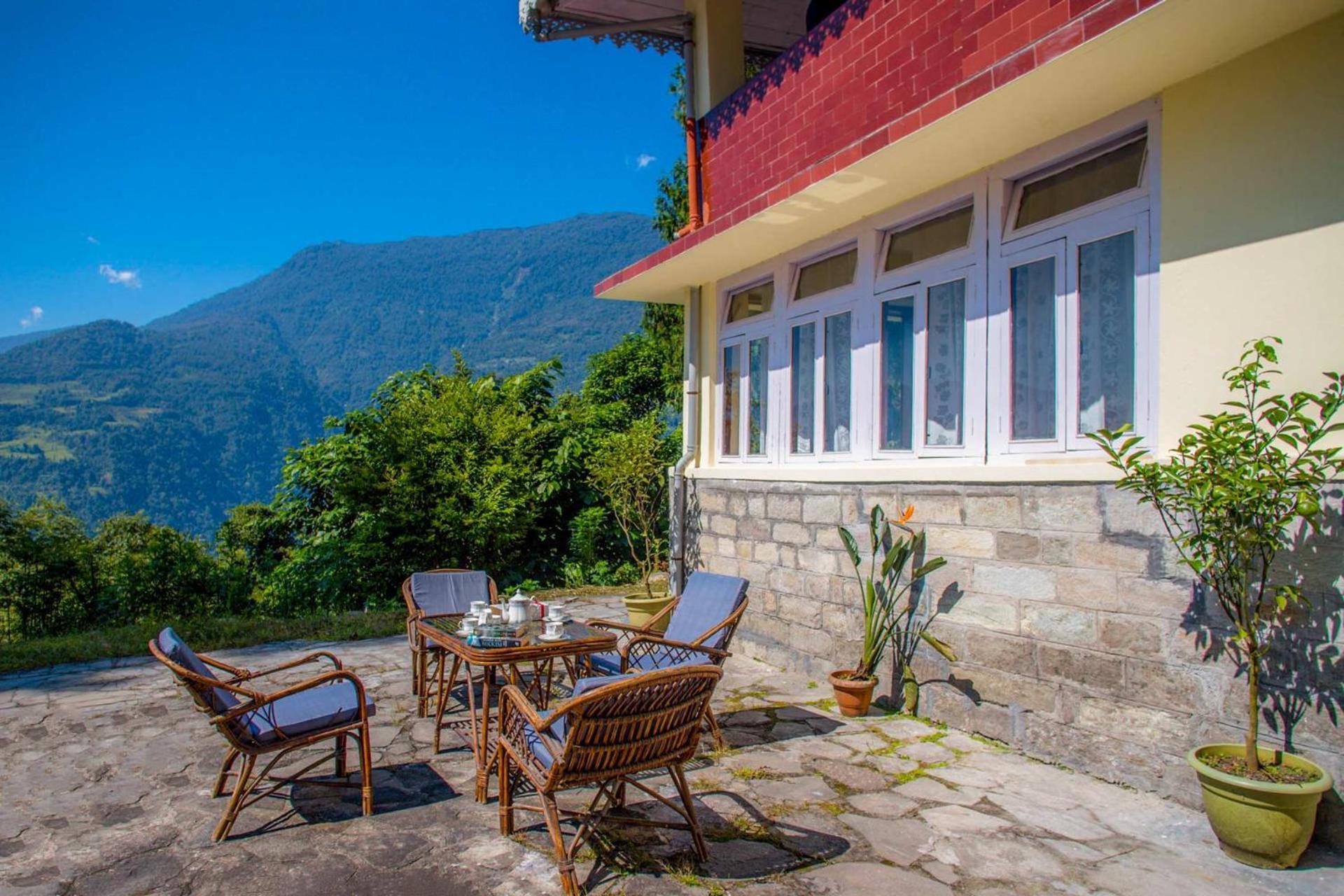La Ipsing Farm By Stayvista - 3 Bhk Villa With Balcony, Mountain View, Indoor Games, And Pet Friendly Samdong Exteriér fotografie