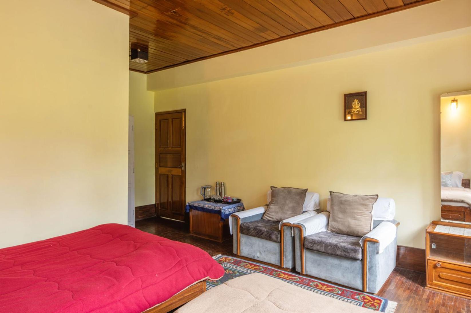 La Ipsing Farm By Stayvista - 3 Bhk Villa With Balcony, Mountain View, Indoor Games, And Pet Friendly Samdong Exteriér fotografie